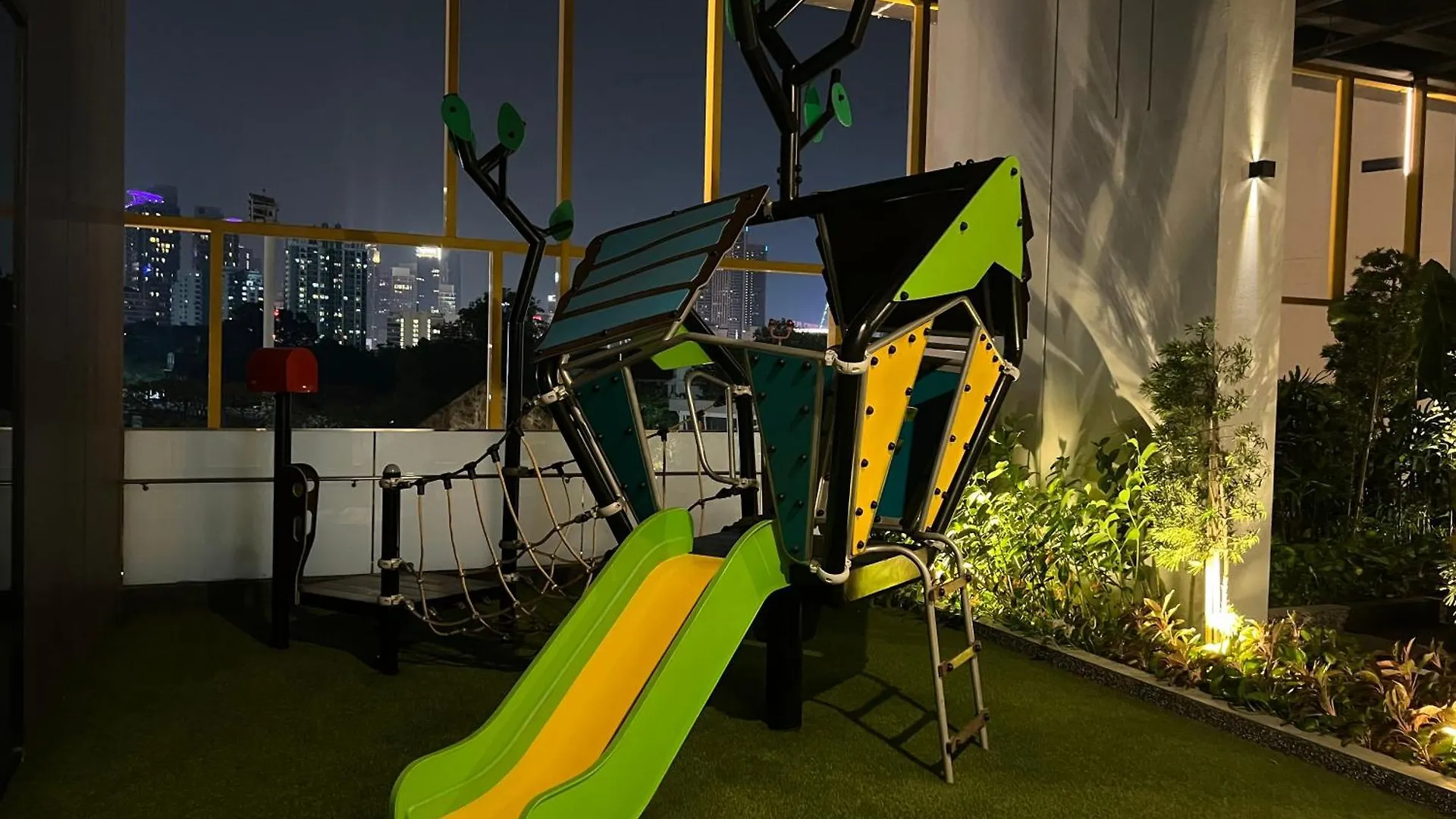 アパート Merdeka Tower 118 Chinatown Trx At Opus クアラルンプール マレーシア